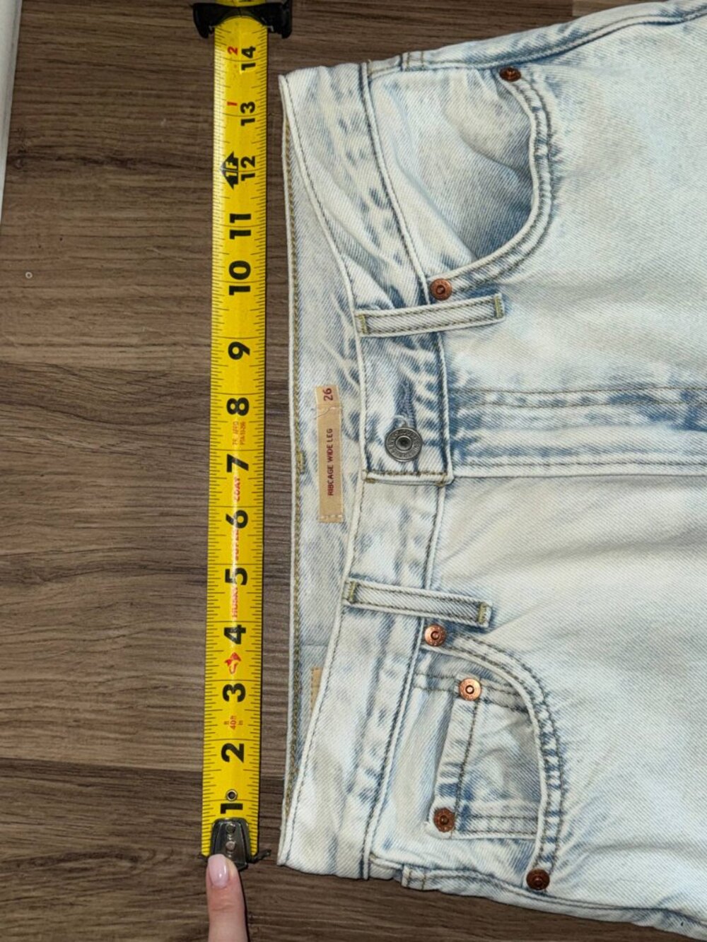 Levi’s Premium Ribcage Wide Leg Jeans Far And Wide Light Wash | Size 26 - Picture 4 of 11